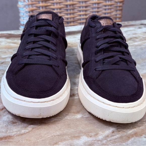 Women’s UGG Alameda lace up suede leather navy sneakers- Size 7 - Picture 4 of 10
